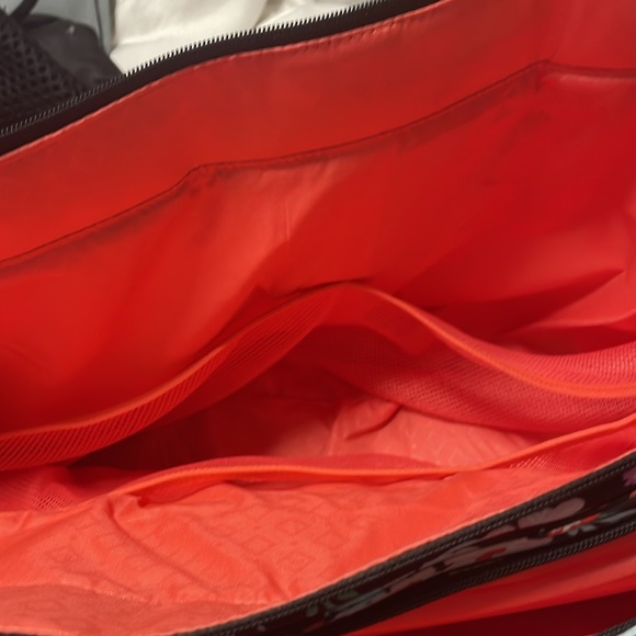 Vera Bradley large tote-new! - Picture 7 of 7